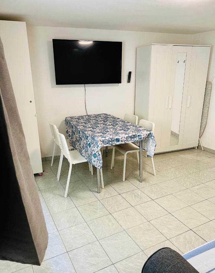 700mt To Station Venezia,free Parking, Shuttle Airport Via Napoli 71